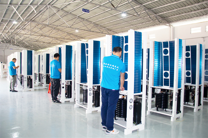 車間降溫這樣做，悶熱全趕走，生產勁頭足！